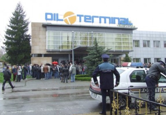Revizia de la LukOil Petrotel bagă angajaţii Oil Terminal în şomaj tehnic